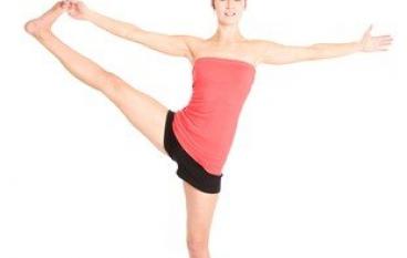 Поза стоя с оттяжкой большого пальца ступни (Уттхита Хаста Падангустхасана I и II)