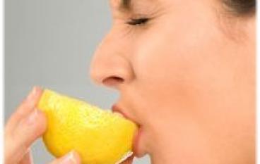 Причины кислого привкуса во рту